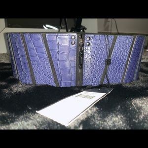 BCBGMAXAZRIA Waist Belt. Front Zipper elastic back